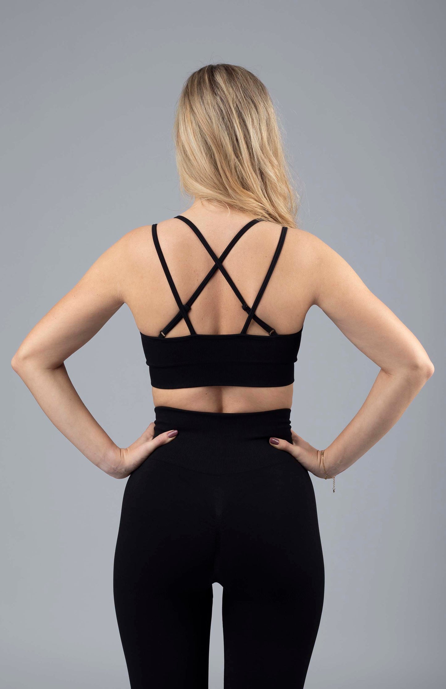 Seamless strapped sports bra - Black